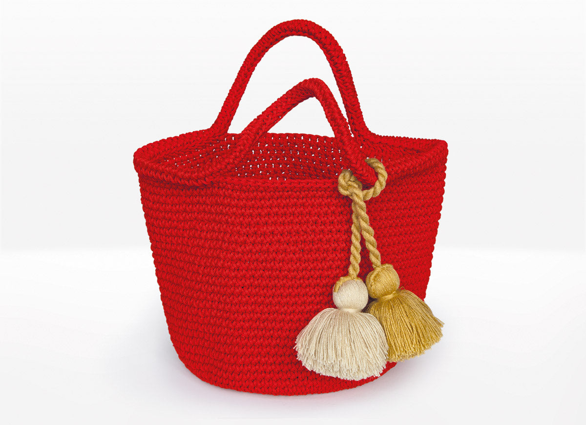 Shopper with Moroccan pompoms